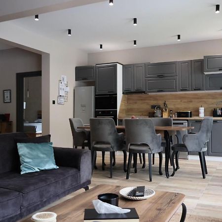 Villa Utopia Baltsjik Buitenkant foto