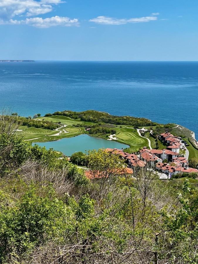 Villa Utopia Baltsjik Buitenkant foto